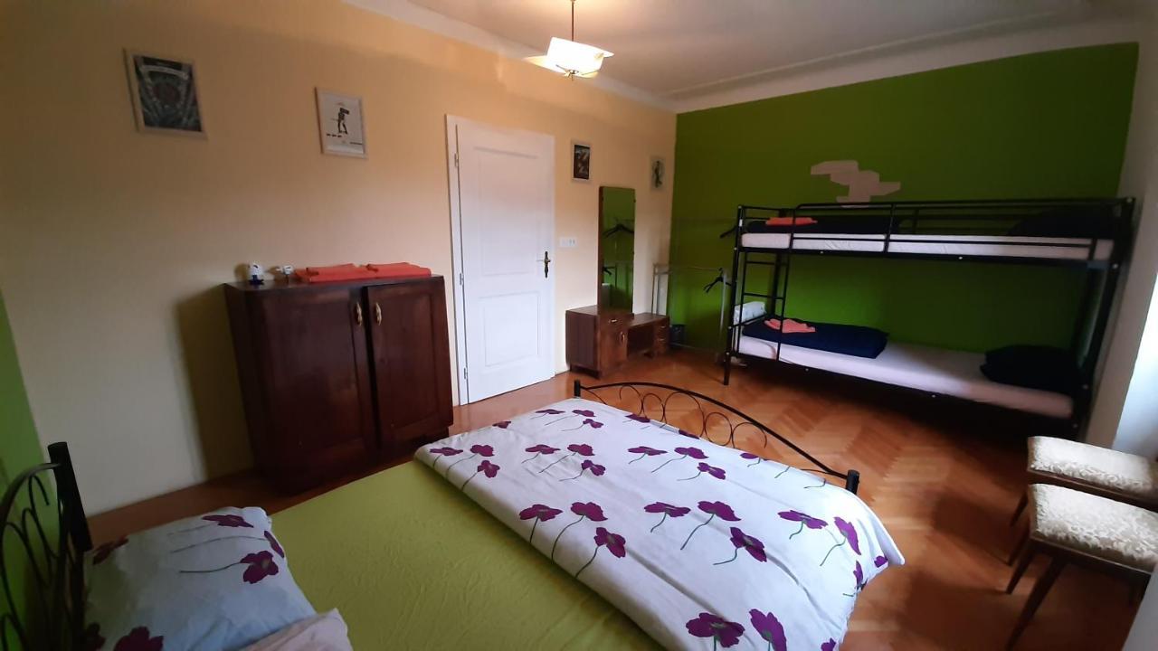 Residence Muzica Bed And Breakfast Komen Exterior photo